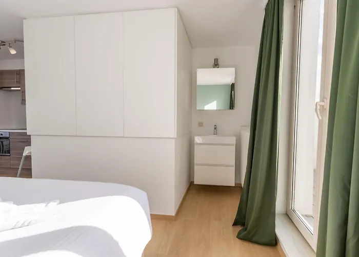 Florence With Private Garage By Interhome Appartement